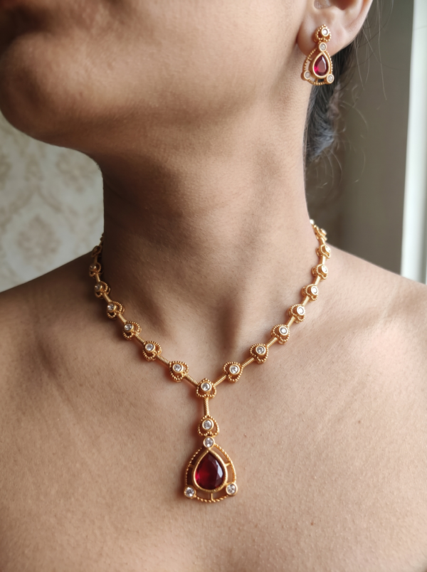 Red necklace set