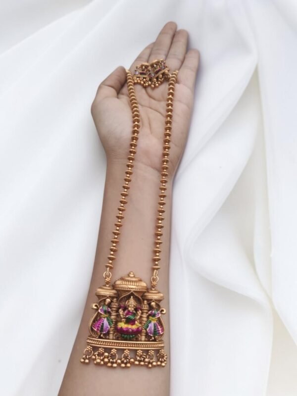 Meenakshi long chain set
