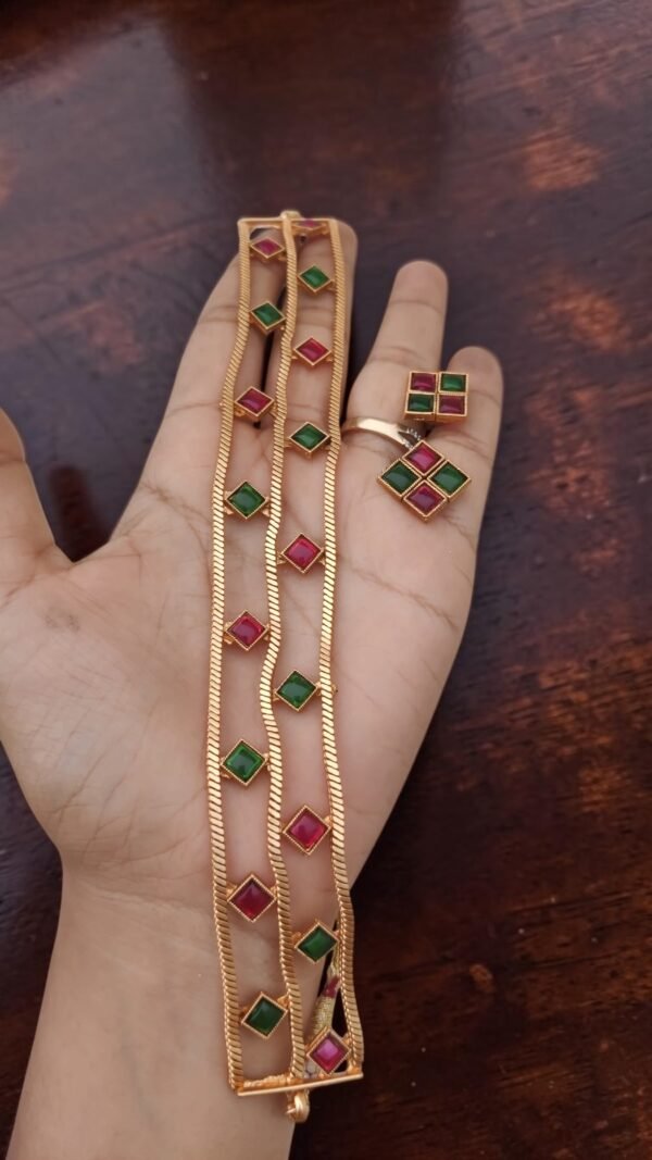 Multi  high flower kemp choker 2