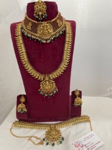Temple semi set green heavy green beads