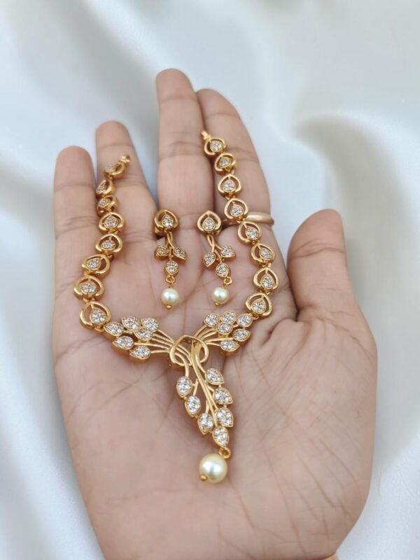 Ad necklace set gold