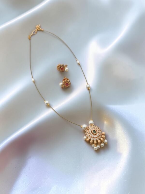 48b54dea-63df-409f-a6cd-7bef34980a37-Photoroom Invisible Micro plated necklace