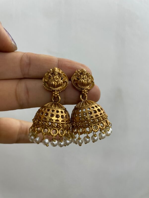4d51203e-bf6c-4781-bf4f-a098a1e5eefb Temple jhumki