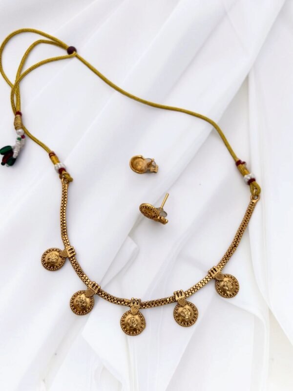 13f55e59-44ae-4f7a-9811-d2f87ed22c60-Photoroom Coin model Lakshmi set