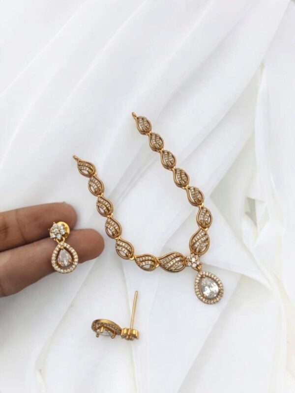White necklace set
