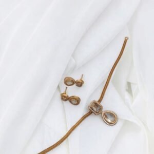 643104b0-5f49-41f9-af3f-114cfb23b84f White necklace set 2