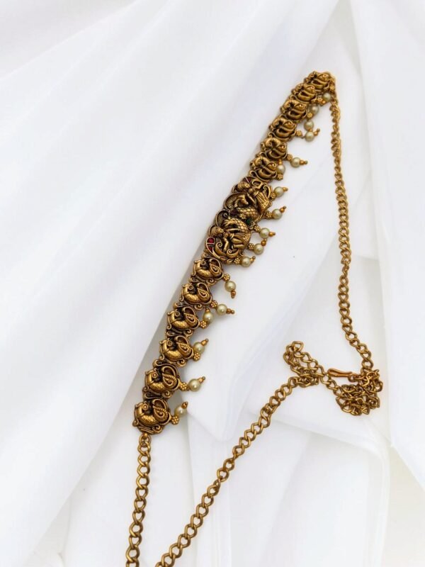 Dancing doll belt
