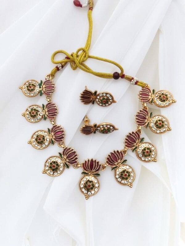 87f9d672-d89d-4d1c-99de-b2cbbbbec5c9-Photoroom Lotus with white stone set
