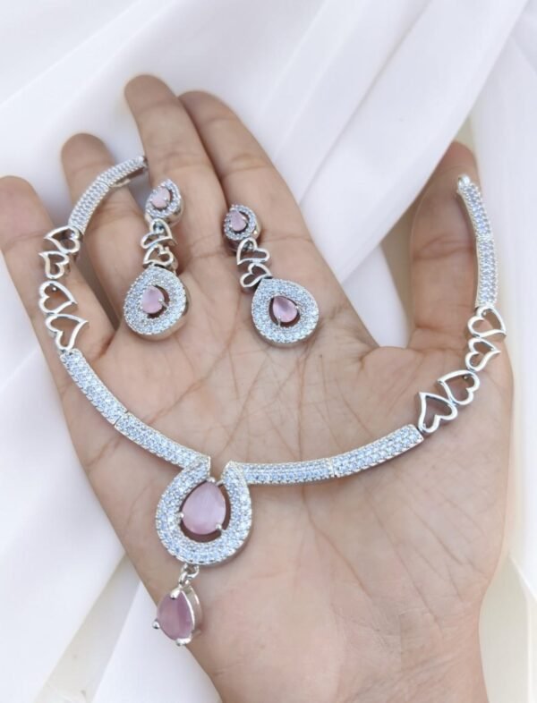 White ad premium necklace