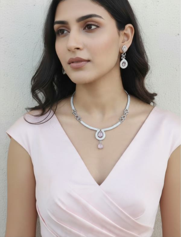 White ad premium necklace