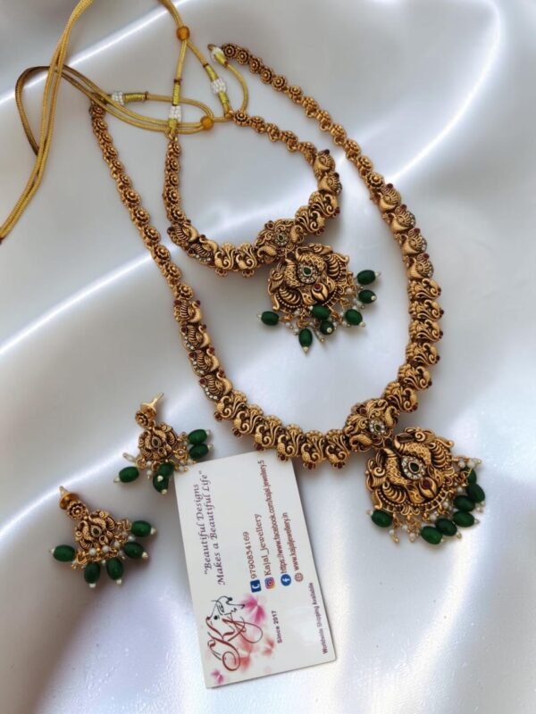 d1e0f5f3-8c4b-4b4f-8ce2-ae575ee4436b-Photoroom Semi bridal set with green beads