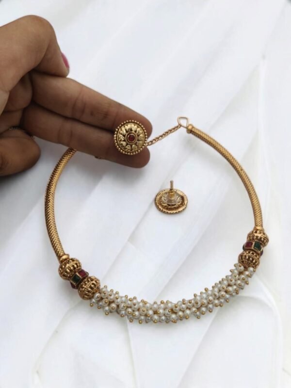 f4bc5431-dd28-416f-98d6-e7918ccf121b Guttapusulu pipe Pearl choker set