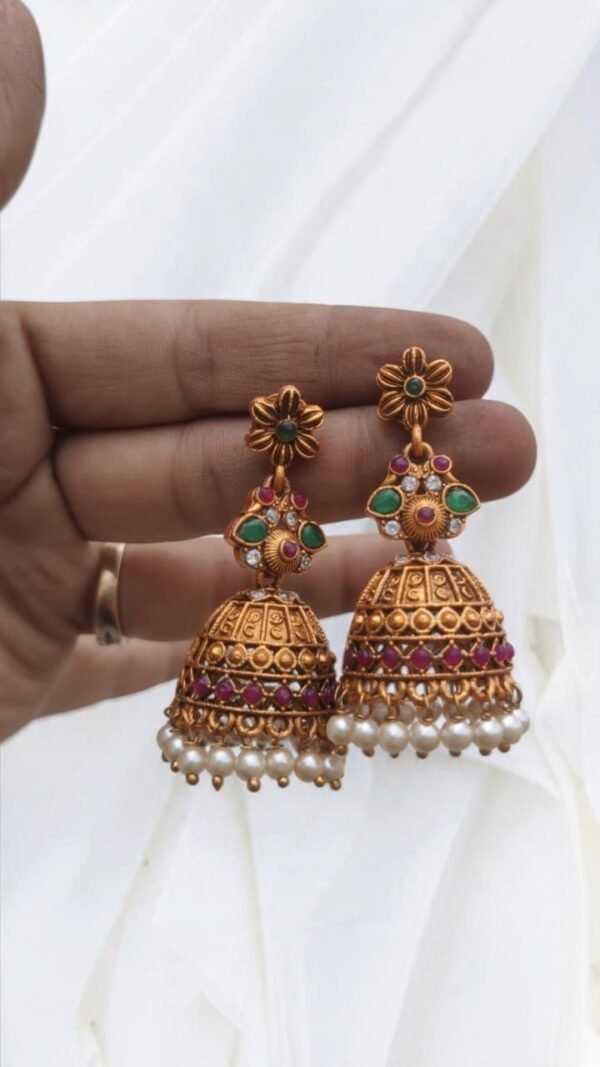 Earrings jhumki matte