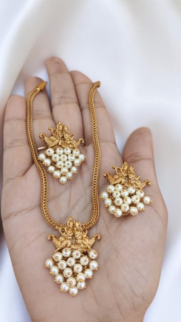 Guttapusulu model Radha Krishna set